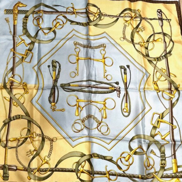 Vintage TRUSSARDI  100% Scarf Silk Square 23” gray brown gold  yellow chain(65) - Picture 8 of 9